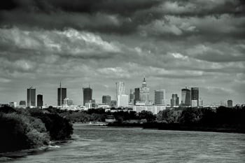 poland-warsaw-city-skyline-and-vistula-river-2024-09-17-13-08-24-utc